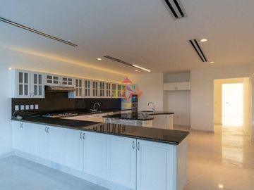 MAJESTUOSA RESIDENCIA EN VENTA EN LAGOS DEL SOL, CANCUN, Q.