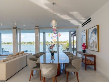 MAJESTUOSA RESIDENCIA EN VENTA EN LAGOS DEL SOL, CANCUN, Q.