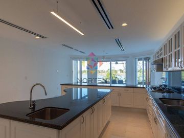 MAJESTUOSA RESIDENCIA EN VENTA EN LAGOS DEL SOL, CANCUN, Q.