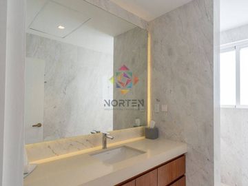 MAJESTUOSA RESIDENCIA EN VENTA EN LAGOS DEL SOL, CANCUN, Q.