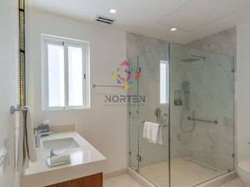 MAJESTUOSA RESIDENCIA EN VENTA EN LAGOS DEL SOL, CANCUN, Q.