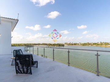 MAJESTUOSA RESIDENCIA EN VENTA EN LAGOS DEL SOL, CANCUN, Q.