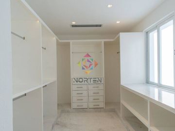 MAJESTUOSA RESIDENCIA EN VENTA EN LAGOS DEL SOL, CANCUN, Q.