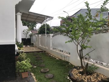 RUMAH LUAS POSISI HOOK SIAP HUNI DALAM PERUMAHAN DI GALAXY BEKASI