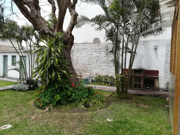 HERMOSA CASA, GRAN TAMAÑO EN ZONA EXLUSIVA DE JESUS MARIA