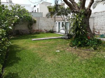 HERMOSA CASA, GRAN TAMAÑO EN ZONA EXLUSIVA DE JESUS MARIA