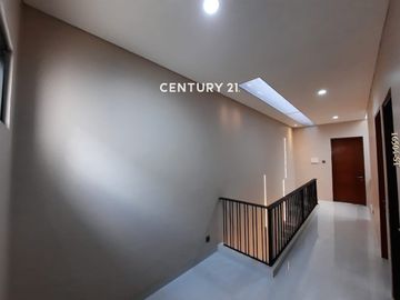 Dijual Rumah 2 Lantai Brand New Di Graha Raya
