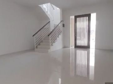 Dijual Rumah Baru Clover Hill Joglo Jakarta Barat - - Siap Huni & Dapat Subsidi PPN & Subsidi DP