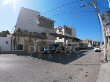 Casa tipo Townhouse de 3 niveles en la Calle 35 Col. Cuauhtémoc, CME