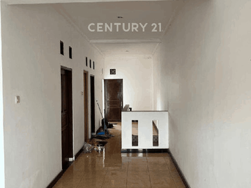 Rumah Rapi 2 Lt Di Duta Bumi Harapan Indah Bekasi