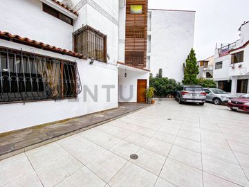 CASA DE 4 PISOS EN VENTA