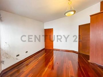 CASA DE 4 PISOS EN VENTA