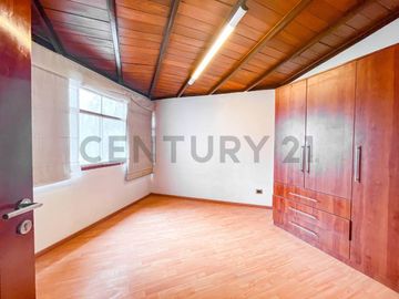 CASA DE 4 PISOS EN VENTA
