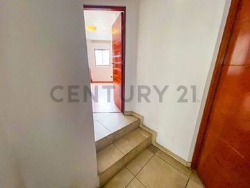 CASA DE 4 PISOS EN VENTA