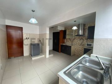 CASA DE 4 PISOS EN VENTA