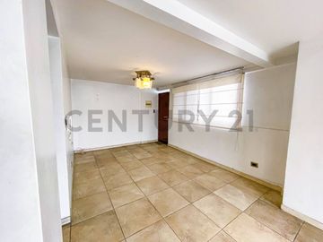 CASA DE 4 PISOS EN VENTA