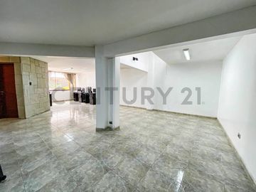 CASA DE 4 PISOS EN VENTA