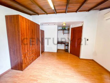 CASA DE 4 PISOS EN VENTA