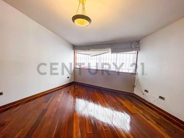 CASA DE 4 PISOS EN VENTA