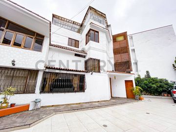 CASA DE 4 PISOS EN VENTA