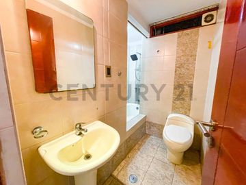 CASA DE 4 PISOS EN VENTA