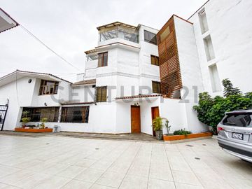 CASA DE 4 PISOS EN VENTA
