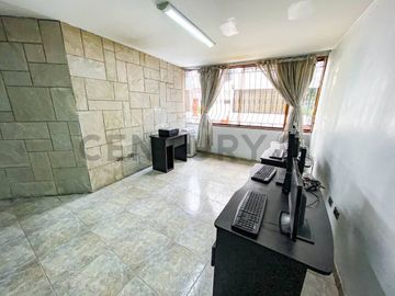 CASA DE 4 PISOS EN VENTA