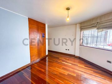 CASA DE 4 PISOS EN VENTA