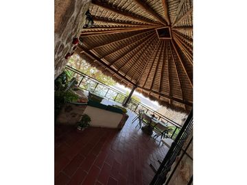 CASA EN VENTA A ORILLA DEL LAGO 