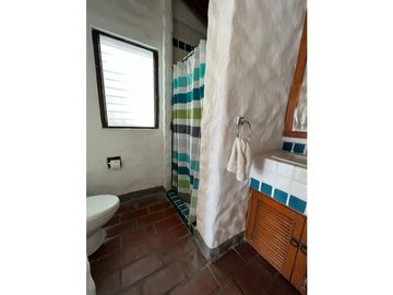CASA EN VENTA A ORILLA DEL LAGO 