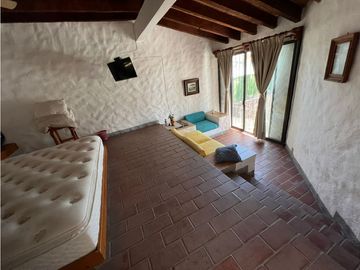 CASA EN VENTA A ORILLA DEL LAGO 