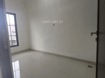 Rumah Baru Bisa Untuk Usaha Dan Siap Pakai Di Jatiwaringin Bekasi