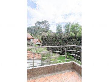 casa en venta en bosque de pinos-usaquén. Cod V5282