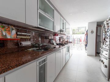casa en venta en bosque de pinos-usaquén. Cod V5282