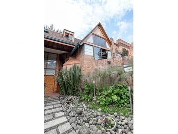 casa en venta en bosque de pinos-usaquén. Cod V5282