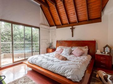 casa en venta en bosque de pinos-usaquén. Cod V5282