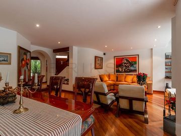 casa en venta en bosque de pinos-usaquén. Cod V5282