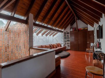casa en venta en bosque de pinos-usaquén. Cod V5282