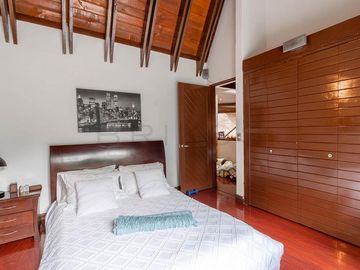 casa en venta en bosque de pinos-usaquén. Cod V5282