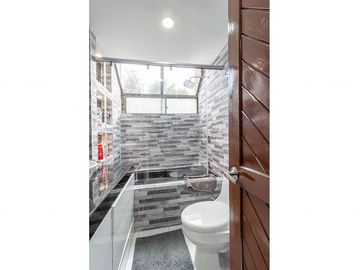 casa en venta en bosque de pinos-usaquén. Cod V5282