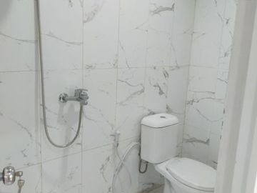 Rumah hook minimalis cantik 2 lt di Cluster Teras Legian Tanah Baru Depok 1,3 M