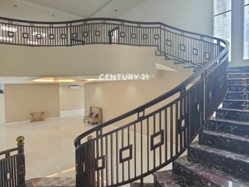 Dijual Rumah Mewah Siap Huni Dengan Pool Di Pondok Indah