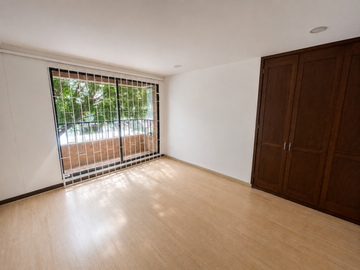 apartamento en arriendo en santa barbara central-usaquén. Cod A1409238