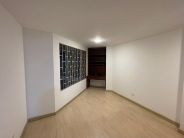 apartamento en arriendo en santa barbara central-usaquén. Cod A1409238
