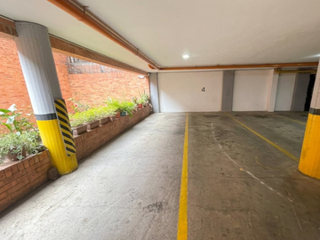 apartamento en arriendo en santa barbara central-usaquén. Cod A1409238