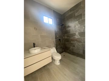 VENTA CASA POR ESTRENAR EN URBANIZACION EL CONDADO