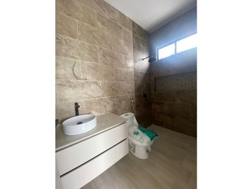 VENTA CASA POR ESTRENAR EN URBANIZACION EL CONDADO