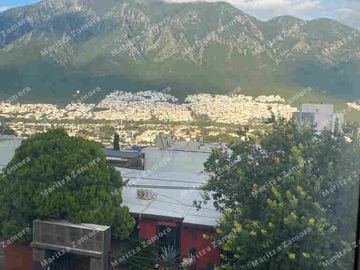 Venta de Casa en Colonia Satelite 2o sector, Monterrey N.L.