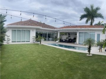 VENTA DE CASA EN SUNSET COAST, COSTA SUR