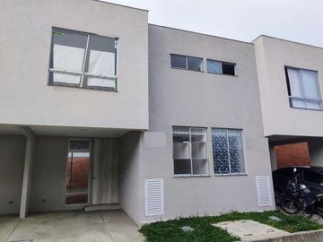 casa en venta en ciudad country. Cod V15098